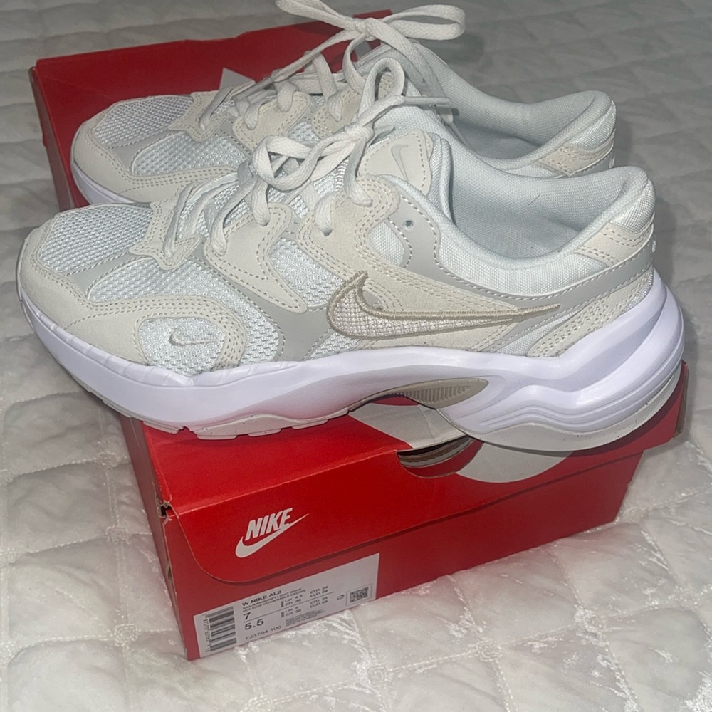 Nike AL8 NWT Sandrift/light bone
